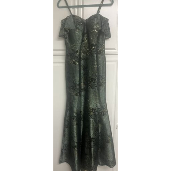 BRAND NEW Alberto Makali Evening Gown In Emerald Green - Picture 4 of 5